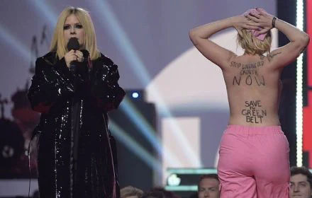 Avril Lavigne tells topless female streaker to ‘get the f–k off' stage at Juno Awards
