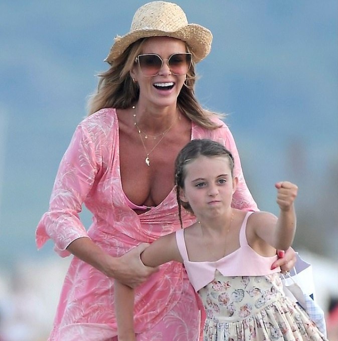 Amanda Holden Shows Of Cleavage As She Enjoys St Tropez Holiday And Boozy Lunch With Piers